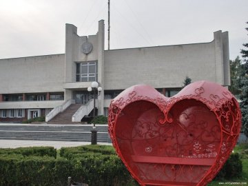 Коли у Луцьку відремонтують 13-ту школу і РАЦС