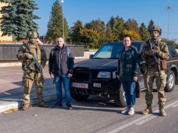 Литовський волонтер передав автівку для військових 14 ОМБр. ФОТО. ВІДЕО