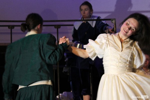 У Луцьку презентували «Попелюху» - недитячу казку за «поняттями» з трагічним фіналом. ФОТО