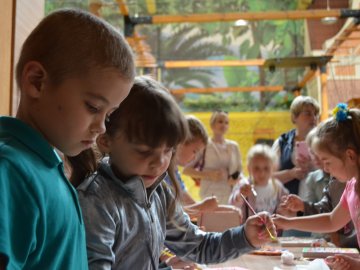 Живе спілкування і сміх – як терапія позитивом: для дітей працівників «Кромберга» влаштували свято. ФОТО 
