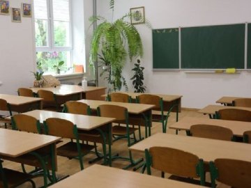 Відомо, в якій школі Луцька в учня виявили коронавірус