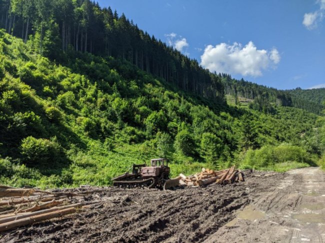 Двоє волинян проїхали на велосипеді понад тисячу кілометрів, аби дістатися Карпат. ФОТО