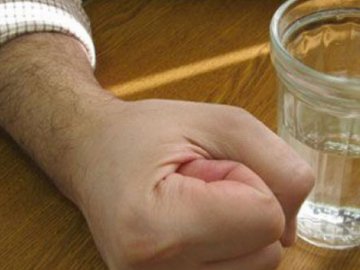 Волинянина відлупцювали товариші по чарці