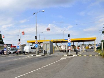 Через волинський кордон намагався «проскочити» чоловік із фальшивим документом