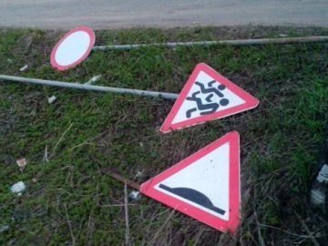 На Волині продовжують красти дорожні знаки