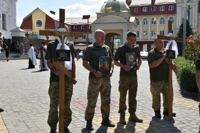 У Луцьку попрощалися з двома Героями