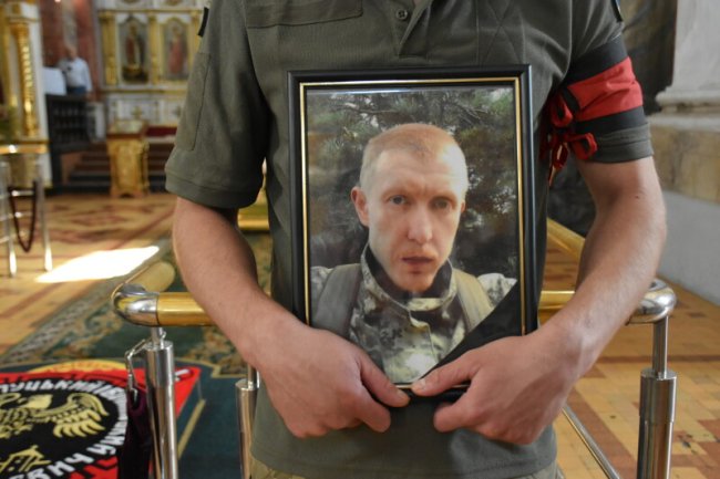 У Луцьку попрощалися з двома Героями