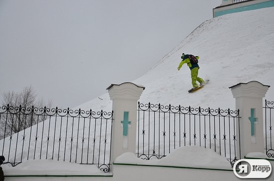 Як сноубордисти каталися по Києву. ФОТО. ВІДЕО