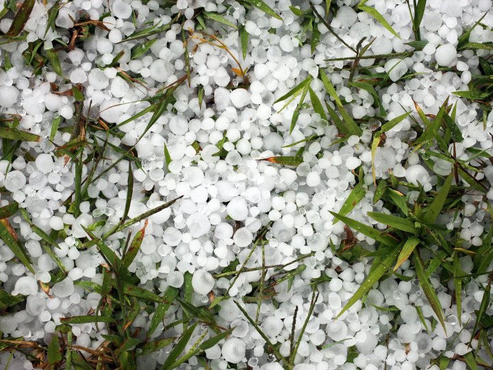 На Волинь сунуть грози, шквали і град