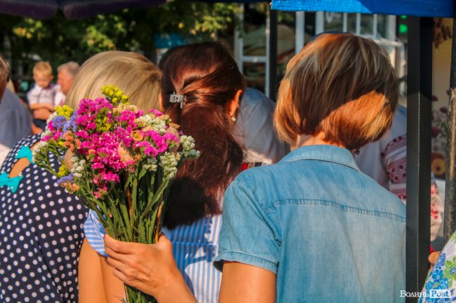 Різнобарв’я квітів та запашний мед: як у Луцьку святять «маковійчики». ФОТО