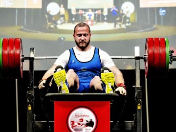 Волинянин Юрій Бабинець виборов «золото» і «бронзу» на чемпіонаті Європи з парапауерліфтингу