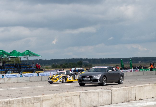 У Луцьку відбулися видовищні авто- і мотогонки. ФОТОРЕПОРТАЖ