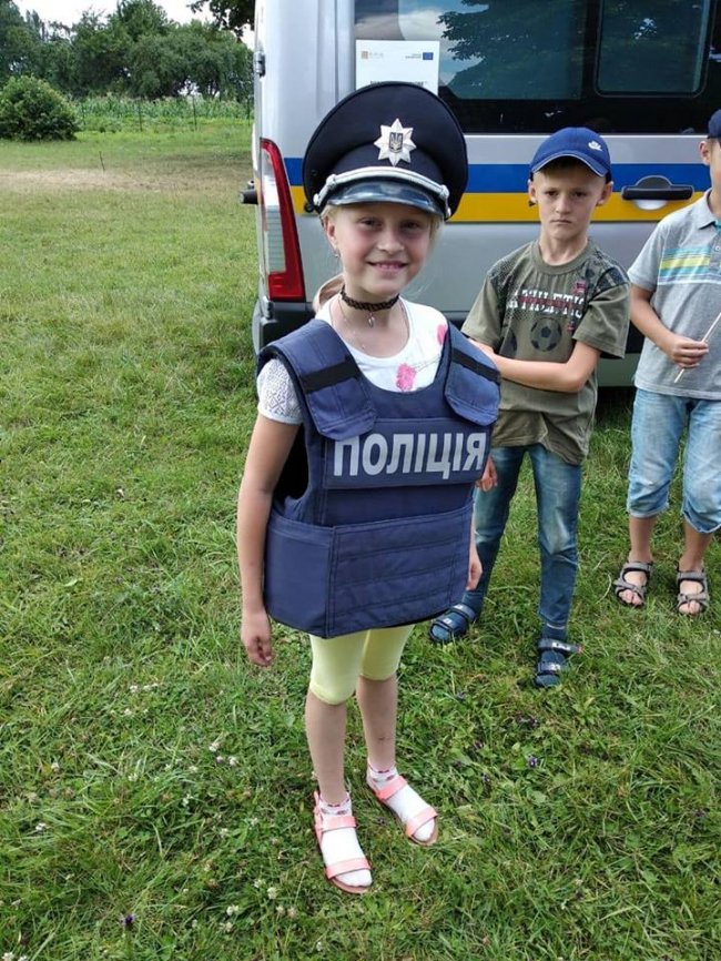 У волинському селі поліцейські влаштували свято для малят