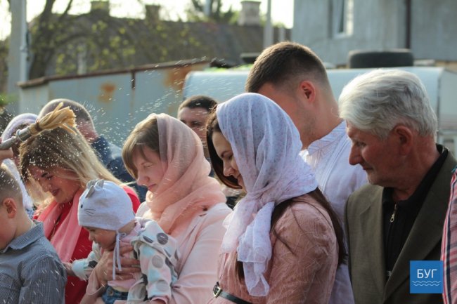 У місті на Волині освятили перші великодні кошики. ФОТО