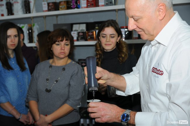 У Луцьку арт-бариста з Італії навчав робити фірмову каву. ФОТО