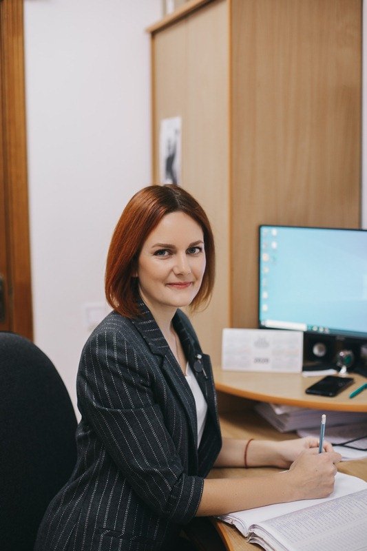 Хтось любить гітару, хтось – лижі, а ще хтось – спортзал: у Луцькому міськрайоному суді розповіли про найкращих працівників. ФОТО