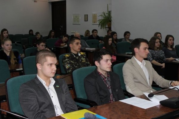 Як молодіжна рада Луцька «засідала» в кріслі мера. ФОТО