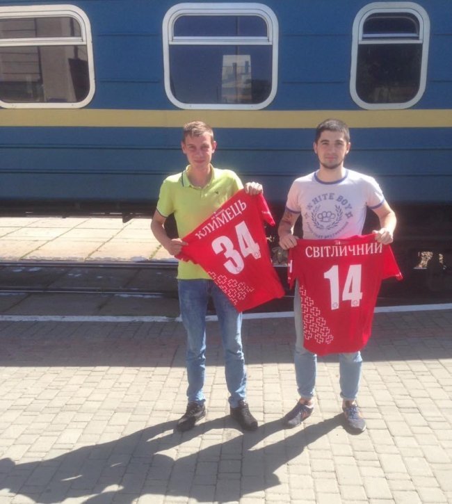 Зінченко, Модрич, Магвайр: лучанин колекціонує футболки відомих футболістів. ФОТО