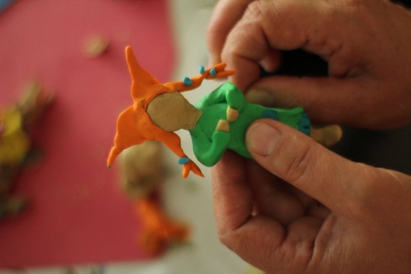 У Луцьку діти ліпили анімаційних персонажів з пластиліну. ФОТО