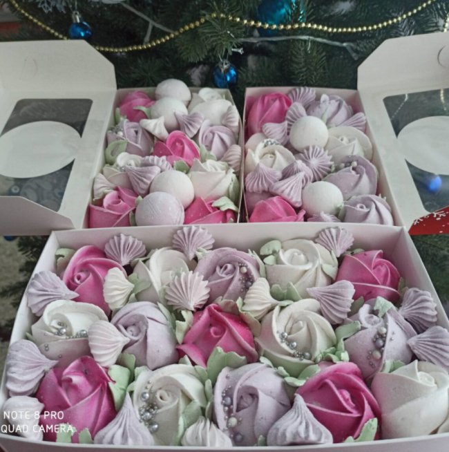 Волинянка створює смачні букети із зефіру. ФОТО 