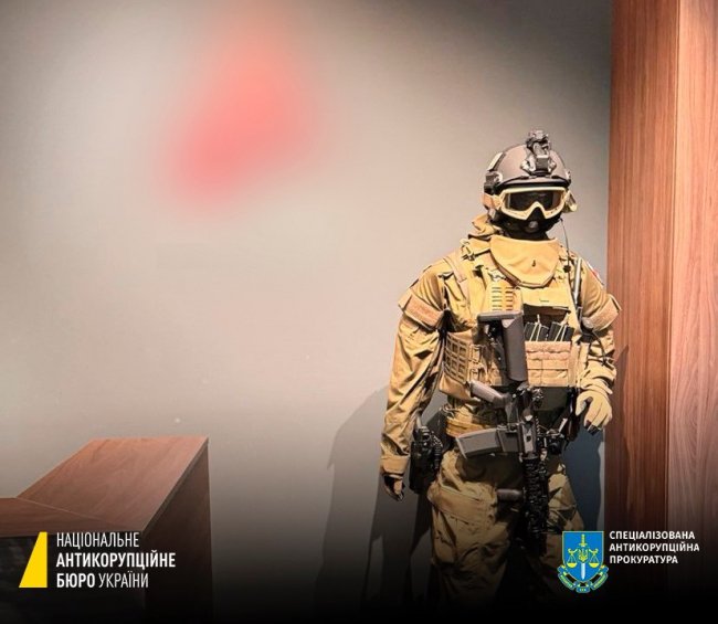 Оборудки із закупівлею зброї: НАБУ і поляки проводять обшуки