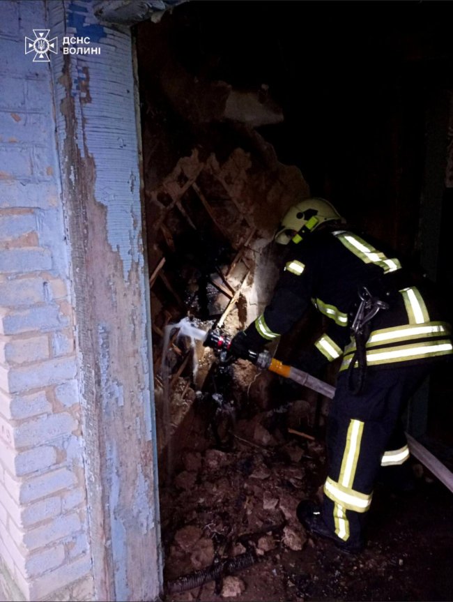 На Волині горіли два житлові будинки