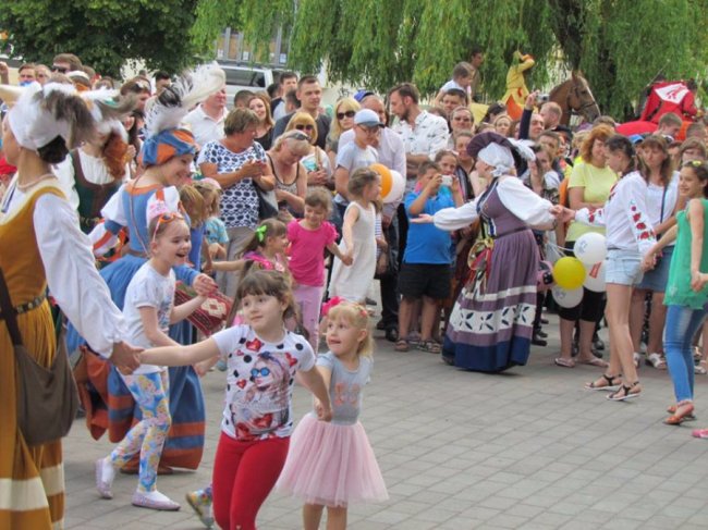 Луцьк «повернувся» в Середньовіччя. На «Князівський бенкет»