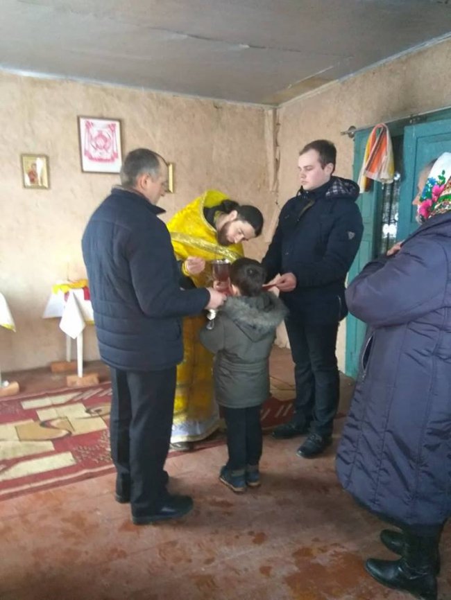 В селі на Волині ті, хто «не схотів йти в «нову церкву», моляться в старій хатинці. ФОТО