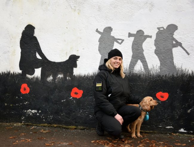 Звільнена з полону волинська прикордонниця разом з новою чотирилапою помічницею  – уже на службі
