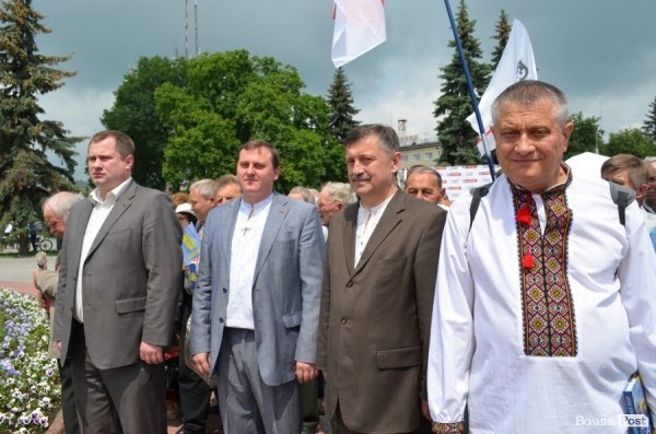 Луцьк вийшов на віче - захищати мову. ФОТО