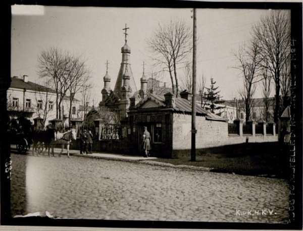 Оригінальна втрачена пам'ятка - Іверська капличка на вулиці Лесі Українки. Зараз тут пам'ятник Степану Бойку. Бруківка на вулиці - часів Російської імперії