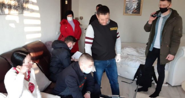 Уродженка Волині у Львові розповсюджувала в інтернеті порнографію, – ЗМІ