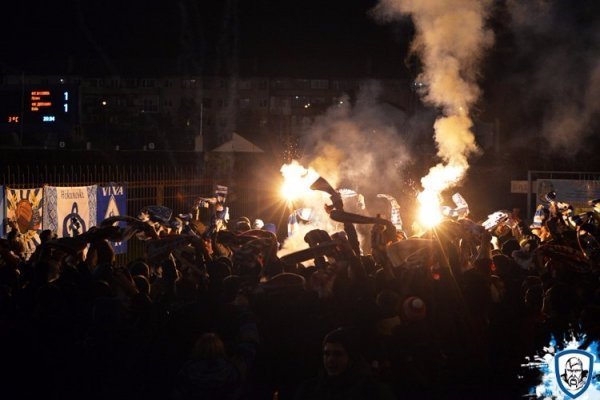 Як фанати вболівали за межами стадіону в Луцьку