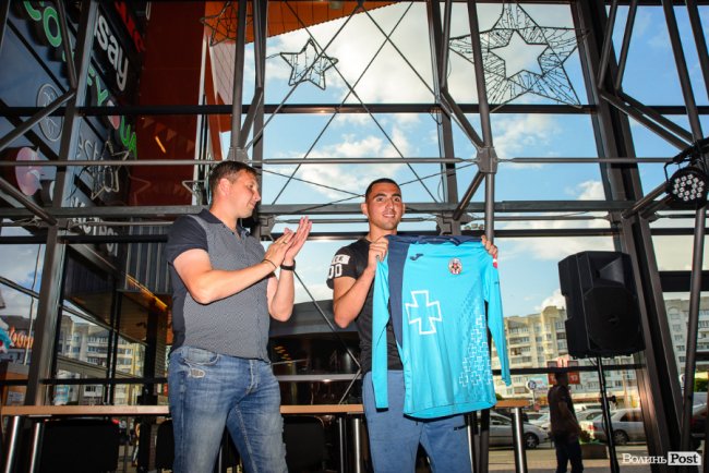Лучан знайомили з новими гравцями «Волині». ФОТО