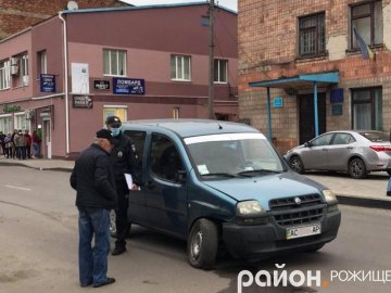 У волинському місті не розминулися дві автівки