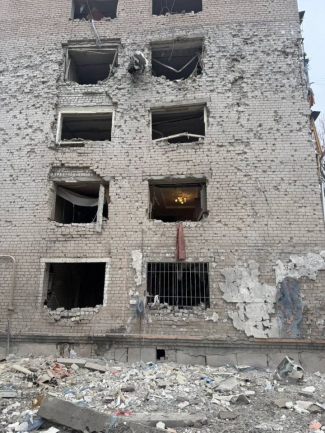 Росія вдарила по Кривому Рогу: пошкоджений навчальний заклад та будинки, є загиблі