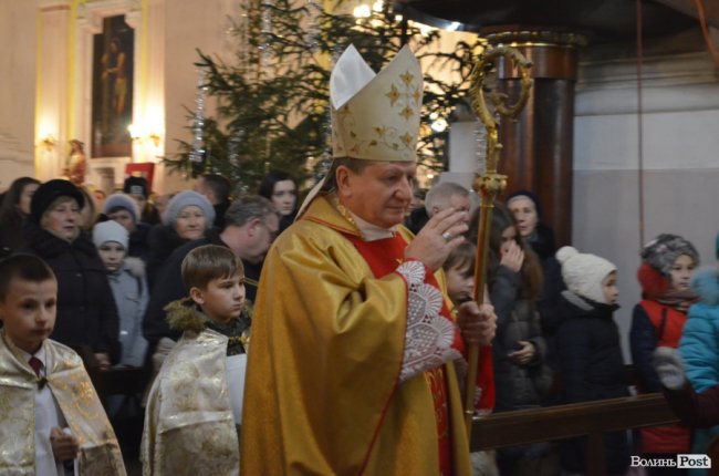 Магія Різдва: у луцькому соборі відбулося урочисте богослужіння. ФОТО