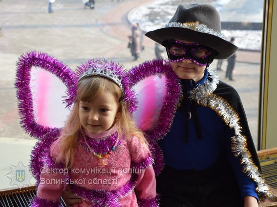 Новорічний ранок для дітей поліцейських Волині