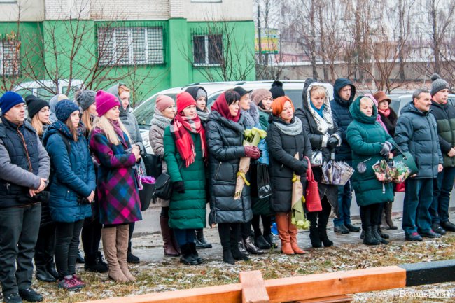 У Луцьку освятили хрест під будівництво дитячої церкви. ФОТО