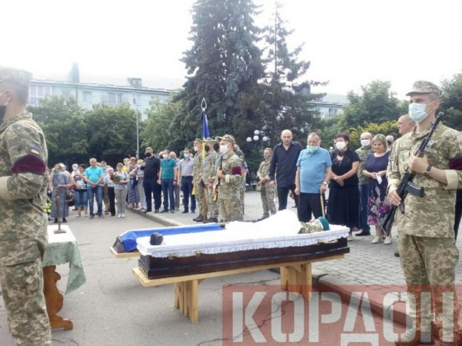 У Володимирі-Волинському провели в останню путь загиблого Іллю Струка. ФОТО