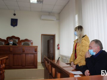 П’яна водійка BMW, яка у Володимирі протаранила кілька  автівок, перекладає вину на маму