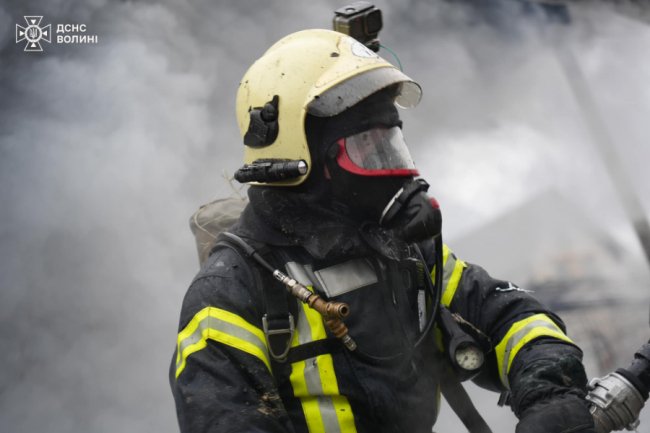 На Волині горіла господарська споруда. ВІДЕО