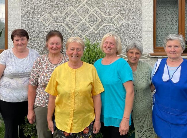 На Волині матір захисника організувала на своєму обійсті волонтерську кухню. ФОТО