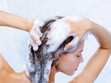 Чому сьогодні не можна мити голову: прикмети і забобони