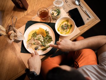 MOJO пропонує гостям не платити за ланчі, якщо їх не принесли за 15 хвилин*