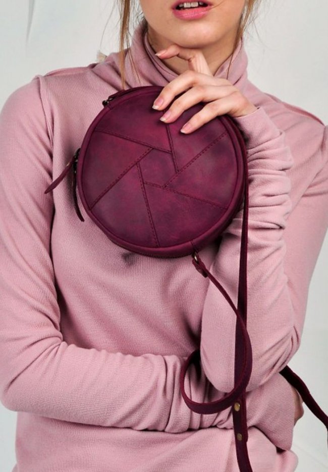 Як відрізнити сумку з натуральної шкіри*