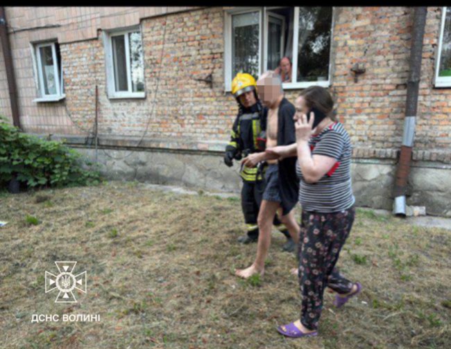 На Волині горіла квартира в  4-поверховому будинку: евакуювали 10 людей