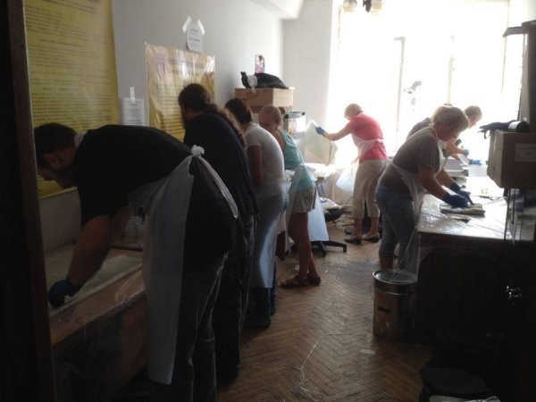 Військовий лайфхак: як волиняни роблять «броники». ФОТО. ВІДЕО