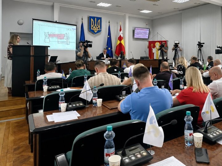   У Луцькій міській раді - чергові кадрові зміни: обрали нових заступницю і керуючу справами