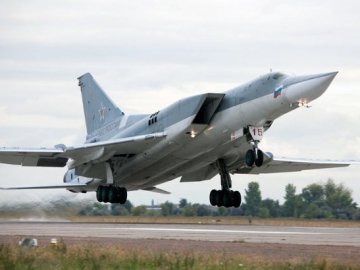 Збиття бомбардувальника, який вночі обстрілював Україну: літак «приземлили» за 300 км